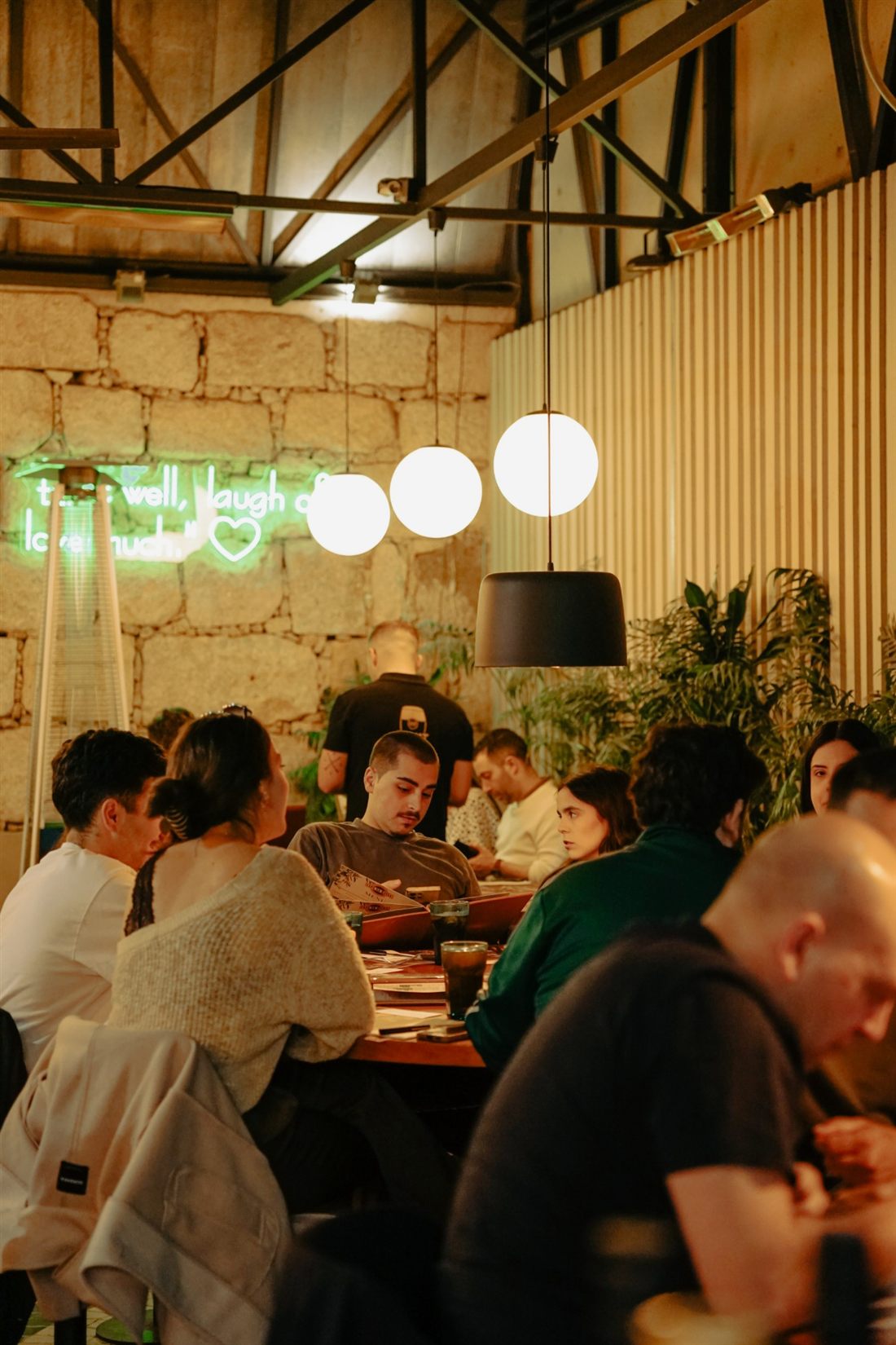 A busy evening in the dining room at Capa na Baixa, Porto